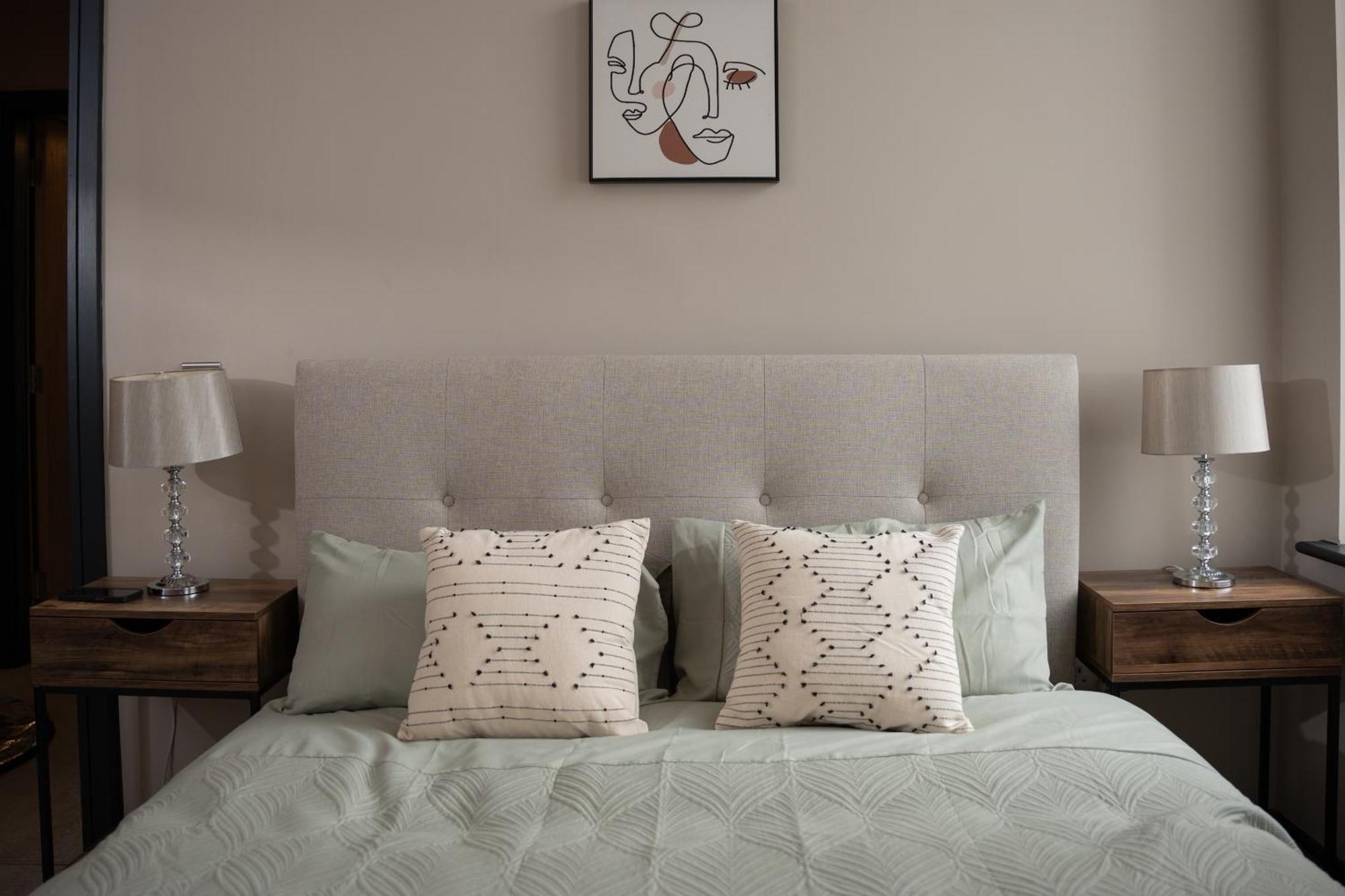 Gibson Manor Apartments Wallasey Room photo