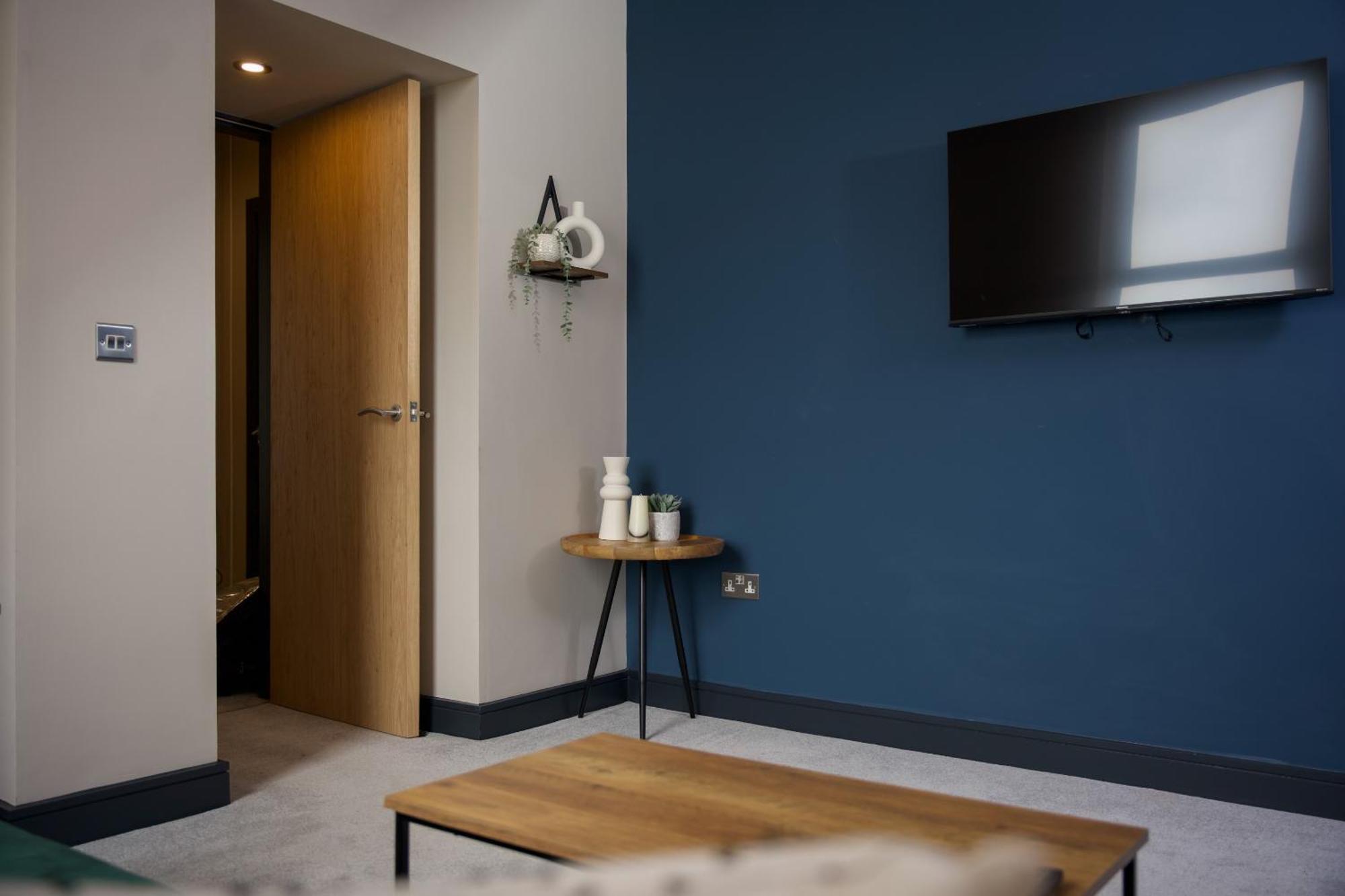 Gibson Manor Apartments Wallasey Room photo